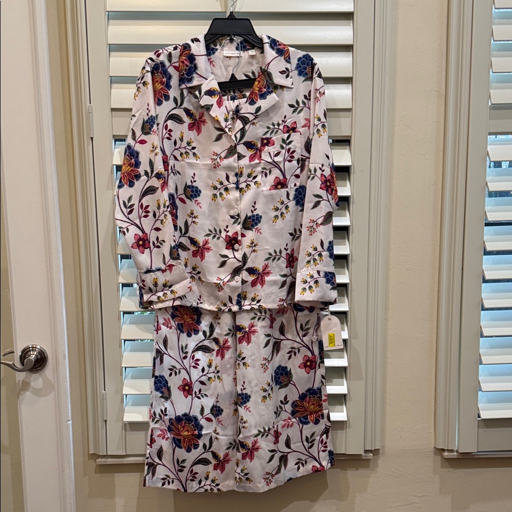 Van Winkle Silky Floral Print Pajama Set